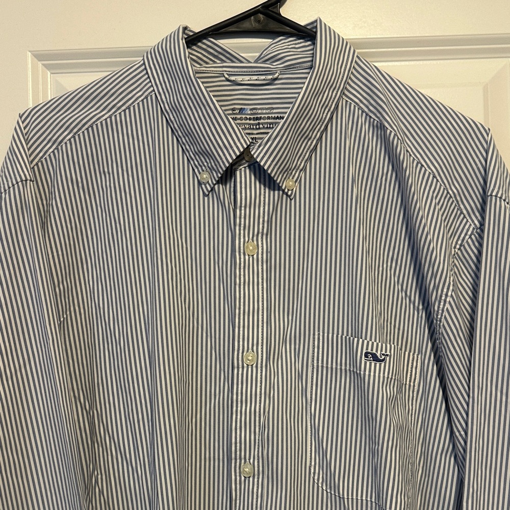 Vineyard Vines Men's Blue and White Striped Shirt